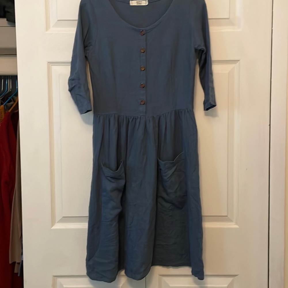 Linen dress with patch pockets